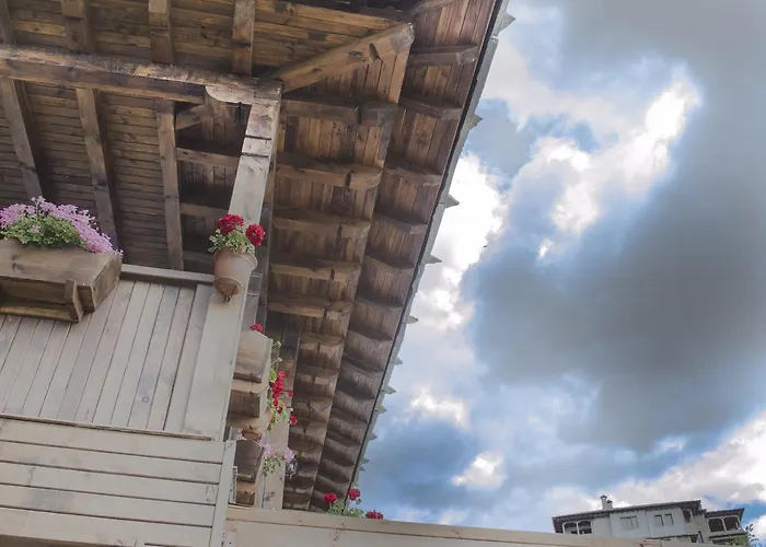 Rodopski Kat Konukevi Yukarı Cuma